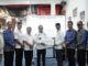 Bupati Safaruddin mengantarkan bantuan bencana ke Tanah Datar.