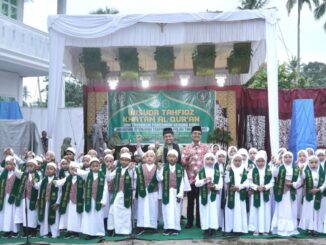Bupati Safaruddin saat menghadiri Wisuda Tahfidz dan peresmian Gedung Baru MI Terpadu Al-Falah Tanjung Pati.