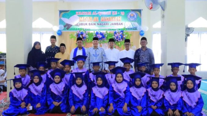 Khatam Al Qur'an di Nagari Jambak yang dihadiri Bupati Pasaman Sabar AS.
