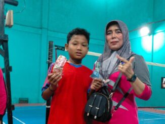 Nelmaini, mantan Kepala UPT SD 01 Tarung Tarung terima wartawan dengan baik dan gunakan dana bos tepat sasaran.