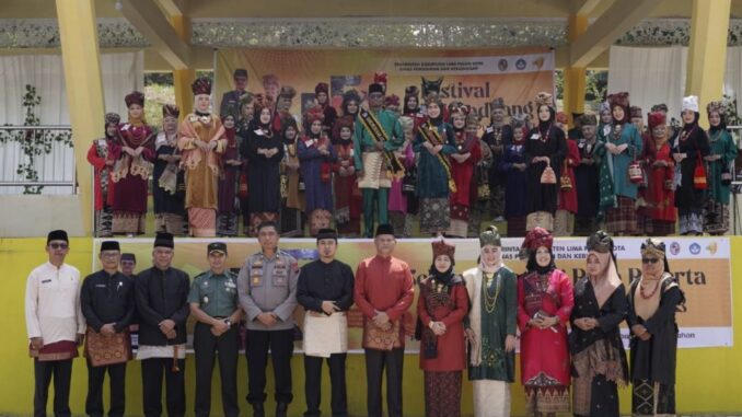 Pemkab Lima Puluh Kota menggelar Festival Bundo Kanduang.