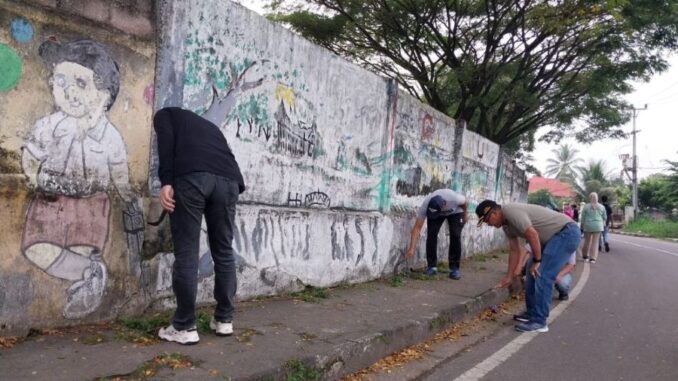 Pemko Payakumbuh melakukan gotong royong membersihan di Kawawan Galanggang Kubu Gadang.