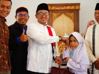 Bupati Eka Putra saat menghadiri Semarak Muharam Yatim Fest III di Masjid Nurul Qolbi Jorong Kampuang Tanagah Pagaruyung.