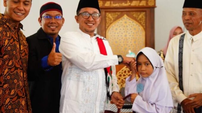 Bupati Eka Putra saat menghadiri Semarak Muharam Yatim Fest III di Masjid Nurul Qolbi Jorong Kampuang Tanagah Pagaruyung.