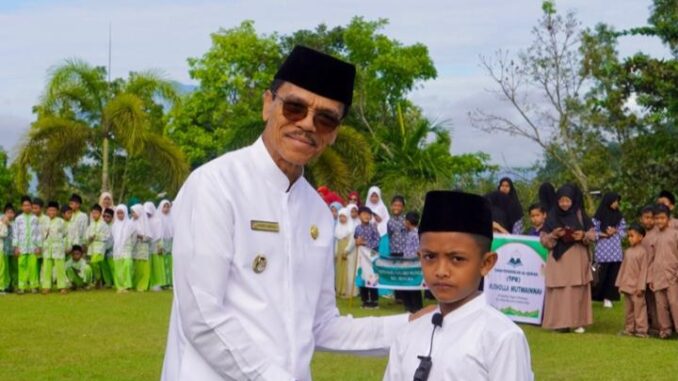 Bupati Safaruddin memimpin apel akbar 1 Muharram 1446 H.