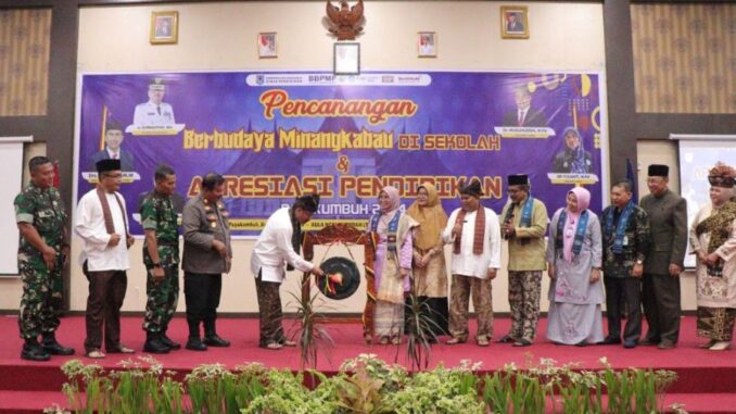 Dinas Pendidikan Kota Payakumbuh gelar pencanangan Berbudaya Minangkabau di Sekolah.