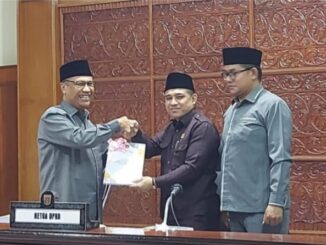 Rancangan KUA PPAS 2025 dan Perubahan KUA PPAS 2024 Kota Bukittinggi telah disampaikan Wawako kepada DPRD.