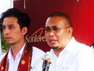 Calon Wali Kota Sawahlunto, Riyanda Putra dan Ketua DPD Partai Gerindra Sumatera Barat, Andre Rosiade.