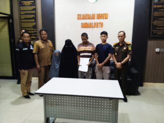 Kepala Kejaksaan Negeri Sawahlunto Andarias D'Orney, Roni Hendro Susilo beserta Keluarga, Adri Yusman dan Jeki R.