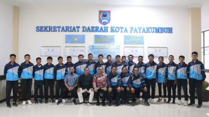 Kontingen GSI Sepak Bola (Gala Siswa Indonesia) Kota Payakumbuh disambut Pj Wako Payakumbuh.