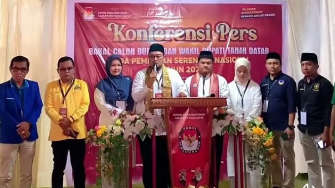 Paslon Bupati dan Wakil Bupati Richi Arpian-Donny Karson mendaftar ke KPU Tanah Datar.