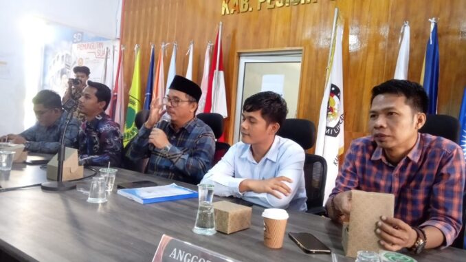 Penetapan jadwal dan tahapan Pilkada serentak.