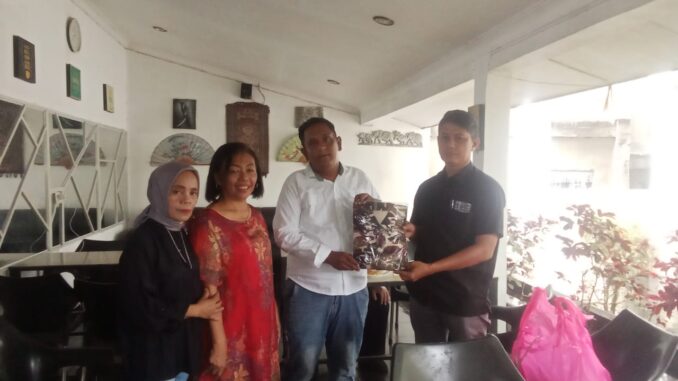 Penyerahan SK pengurus Rayon 0221- 03 KB FKPPI Kecamatan Lima Puluh.