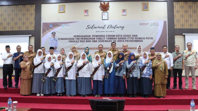 Acara pengukuhan Pengurus Forum Kota Sehat dan Pengukuhan Tim Pemberian Tablet Tambah Darah (TTD) Remaja Putri.