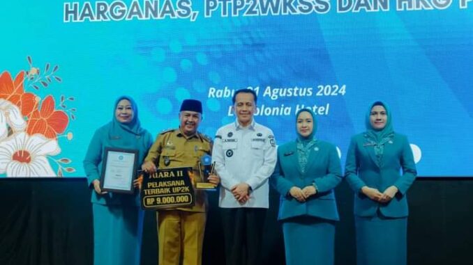 Kabupaten Batu Bara blBerhasil Memboyong 6 Penghargaan Pada lomba Hari Kesatuan Gerak (HKG) Pemberdayaan Kesejahteraan Keluarga (PKK), Hari Keluarga Nasional (Harganas) serta lomba Program Terpadu Peningkatan Peranan Wanita menuju Keluarga Sehat dan Sejahtera (PTP2WKSS).