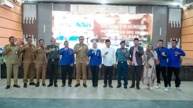 Pejabat Bupati Batu Bara H. Heri Wahyudi Marpaung Menghadiri Pelantikan Dewan Pengurus Cabang (DPC) HNSI yang digelar di Pendopo Zahir Desa Simpang Dolok Kecamatan Datuk Lima Puluh.