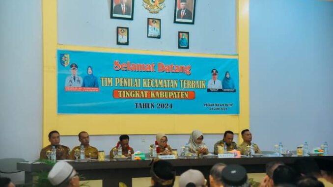 Penjabat (Pj) Bupati Batu Bara Nizhamul, S.E, M.M., diwakilkan Sekretaris Daerah Batu Bara Norma Deli Siregar menghadiri penilaian dan pembinaan Kecamatan Terbaik Tingkat Kabupaten Batu Bara.