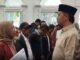 Penyerahan pakaian kerja untuk seluruh RTRW, LPM dan kader posyandu se kecamatan Aua Birugo Tigo Baleh dan Mandiangin Koto Selayan.