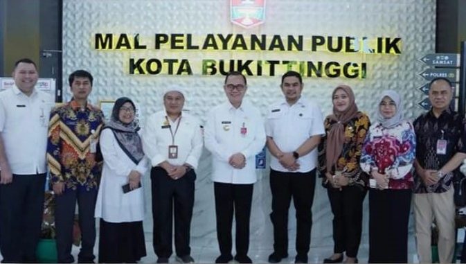 Pjs Walikota Bukittinggi harapkan Masyarakat aktif memberikan tanggapan atau respons terkait pelayanan di MPP.