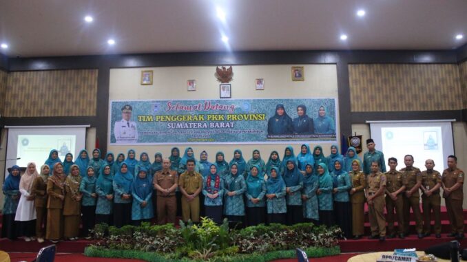 TP-PKK se-Kota Payakumbuh mengikuti Pembinaan-Bimbingan Teknis dari TP PKK Provinsi Sumatera Barat.