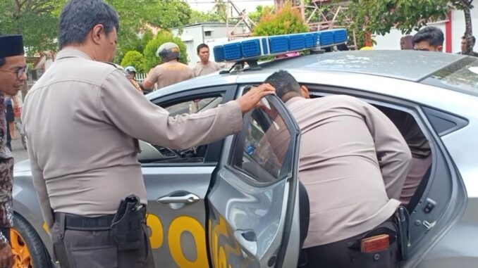 Kecelakaan lalu lintas yang terjadi di depan Kantor PT. Telkom Kabupaten Selayar.