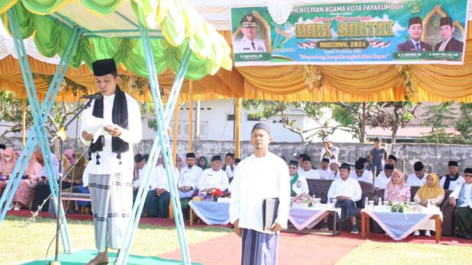 PJ. Wako Payakumbuh diwakili Asisten I Dafrul Pasi menjadi Irup Peringatan Hari Santri Nasional 2024.