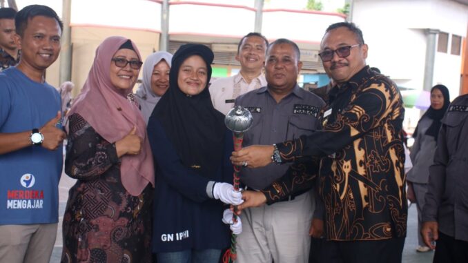 Pelepasan marching band Gema Nada SDS IT IPHI Kota Payakumbuh dan GSI Kota Payakumbuh oleh PJ Wako Suprayitno bersama Kadisdik Dr.Dasril M.Pd.