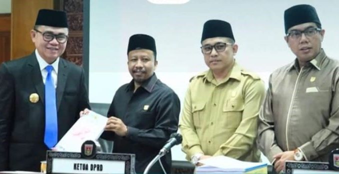 Pemko Bukittinggi sudah sampaikan Raperda APBD Tahun Anggaran 2025.
