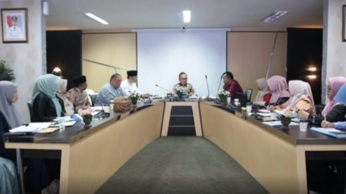 Pjs Wako minta dinas terkait susun Langkah Strategis turunkan Stunting di Bukittinggi.