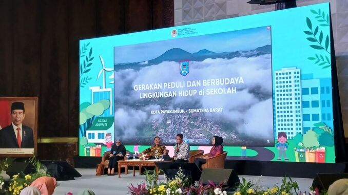 Sekdako Kota Payakumbuh menjadi narasumber dalam talkshow “Peran Kepala Daerah dalam Mendukung Gerakan Peduli dan Berbudaya Lingkungan di Sekolah” di KLHK.