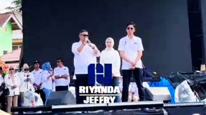 Dari kiri calon Wakil Wali Kota dan Wali Kota Sawahlunto.