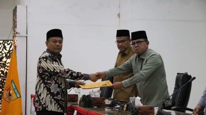 Delapan Fraksi DPRD Tanah Datar menyampaikan Pandangan Umum Terhadap Ranperda APBD tahun 2025 Kabupaten Tanah Datar.
