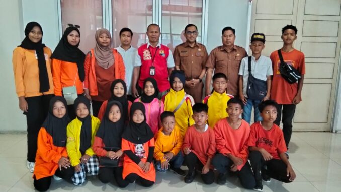 Pelepasan atlet kungfu wushu Pesisir Selatan Pra Fornas NTB VIII.
