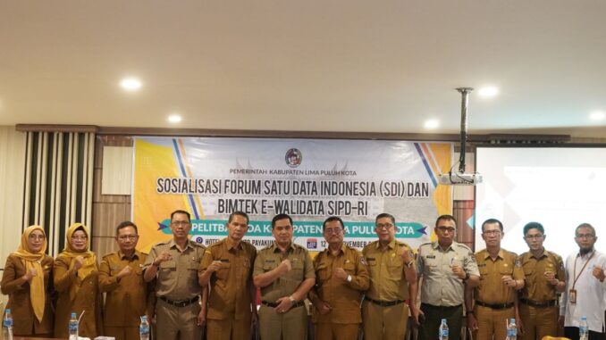 Pembukaan Sosialisasi Forum Satu Data dan Bimtek e-Wali Data SIPD-RI oleh Pjs.Bupati Ahmad Zakri.