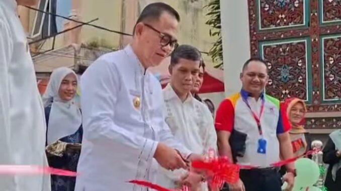 Peresmian gerbang baru Kinantan Zoo Bukittinggi oleh Pjs Wako Hani S Rustam.