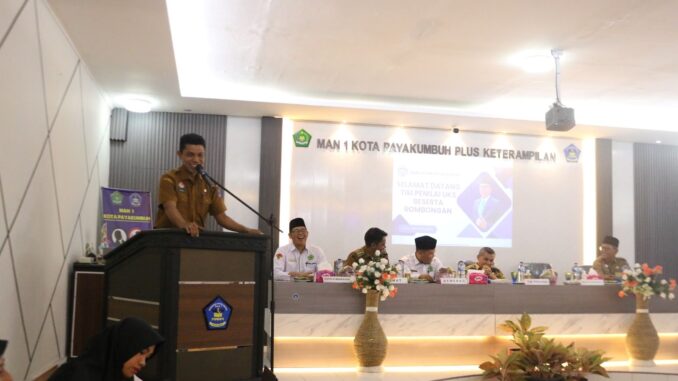 Tim penilai UKS Propinsi Sumbar kunjungi MAN 1 dan SMPN 1 Kota Payakumbuh yang masuk dalam daftar penilaian.