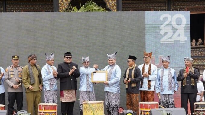 Festival Budaya Minangkabau Tahun 2024 dibuka oleh Menteri Parawisata yang diwakili Direktur PSDM dan Ekonomi Kreatif.