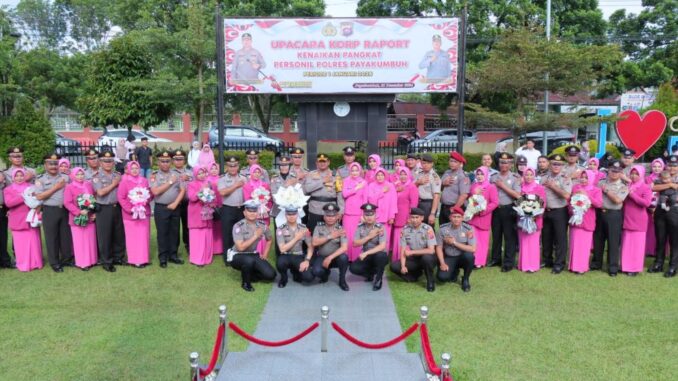 39 Personil Polres Payakumbuh menerima kenaikan pangkat.