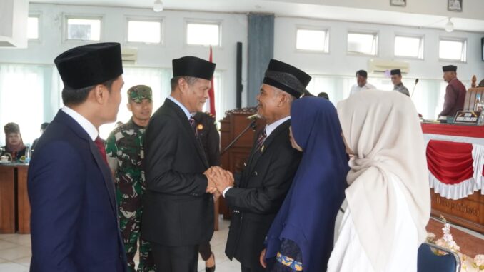 Pelantikan Zulhikmi Dt.Rajo Suaro menjadi Anggota DPRD Limapuluh Kota PAW Deni Astra yang gagal dalam Pilkada.
