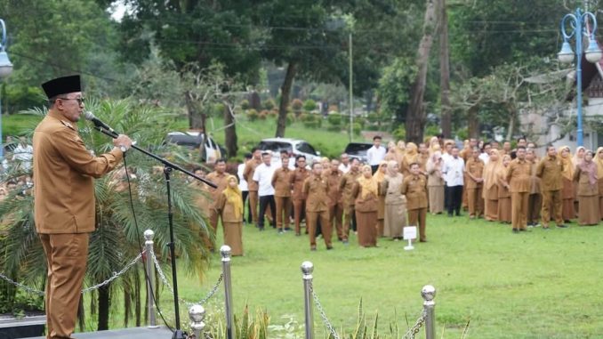 Bupati Tanah Datar menghimbau agar para ASN dan Non ASN di lingkungan Pemkab Tanah Datar untuk menyatu kembali usai Pilkada 2024.