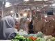 Jelang Ramadhan, Wakil Walikota Bukittinggi saat meninjau harga pasar.