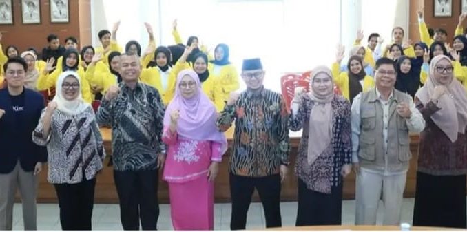 Wawako Bukittinggi, Ibnu Asis membuka Careerhub UT.
