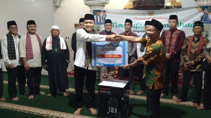 Di hari kedua, Tim VII TSR Pemkab Tanah Datar mengunjungi Masjid Raya Suhada Nagari Tanjuang Barulak Kecamatan Batipuh.