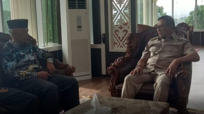 Kakan Kemenag Bukittinggi bersama jajarannya audiensi dengan Wako Ramlan.
