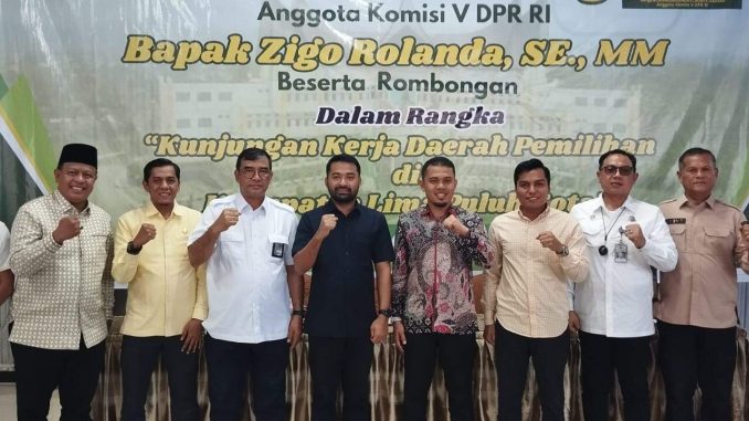 Bupati Limapuluh Kota menerima kunjungan Anggota DPR RI Zigo Rolanda.