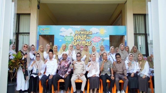 Keluarga besar Dinkes Tanah Datar menggelar halal bihalal yang dihadiri oleh Bupati Eka Putra.