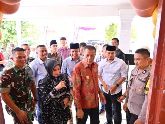 Ketua Komisi C DPRD Payakumbuh, Fitrayanto, bersama Wakil Wali Kota Payakumbuh, Elzadaswarman, saat menghadiri peresmian SPPG Kapalo Koto Dibalai.