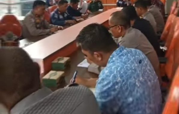 Rakor SK4 dihadiri oleh unsur TNI, Polri, Polisi Militer, Kejaksaan, Pengadilan Negeri, Dinas Perhubungan, Bagian Hukum Pemko, dan jajaran struktural Satpol PP.
