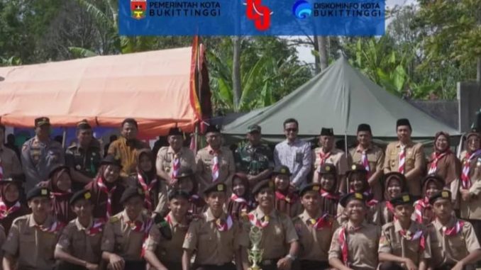 Wakil Wali Kota Bukittinggi, Ibnu Asis saat menghadiri peringatan Hari Pramuka ke-64.