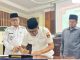 Wali Kota Bukittinggi Ramlan Nurmatias bersama pimpinan DPRD menandatangani Nota Kesepakatan Perubahan KUA-PPAS 2025 dan pengesahan Perda RPJMD 2025–2029 dalam Rapat Paripurna DPRD.